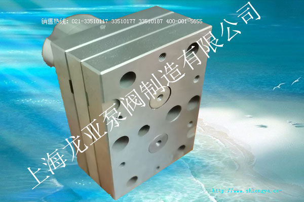 LRT熔體計(jì)量泵,熔體泵,熔噴布齒輪計(jì)量泵